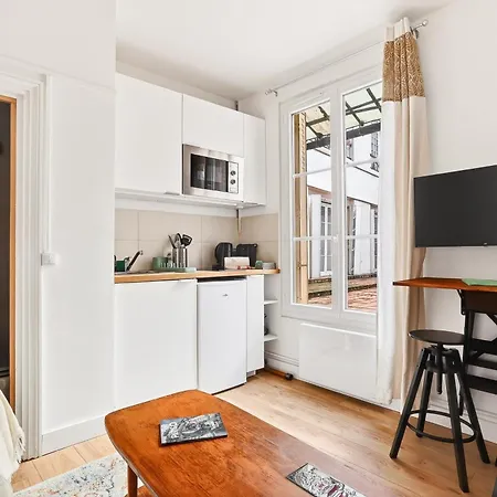 Appartamento Lovely 10 Mn Walk To Louvre & Latin Quarter Parigi