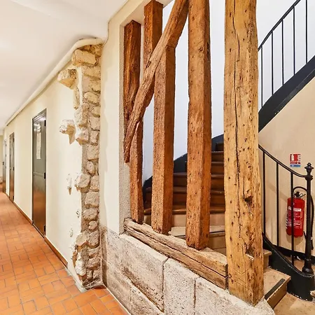 Appartamento Lovely 10 Mn Walk To Louvre & Latin Quarter Parigi